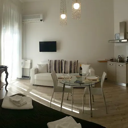 City Center Sea View Ortigia Apartment *